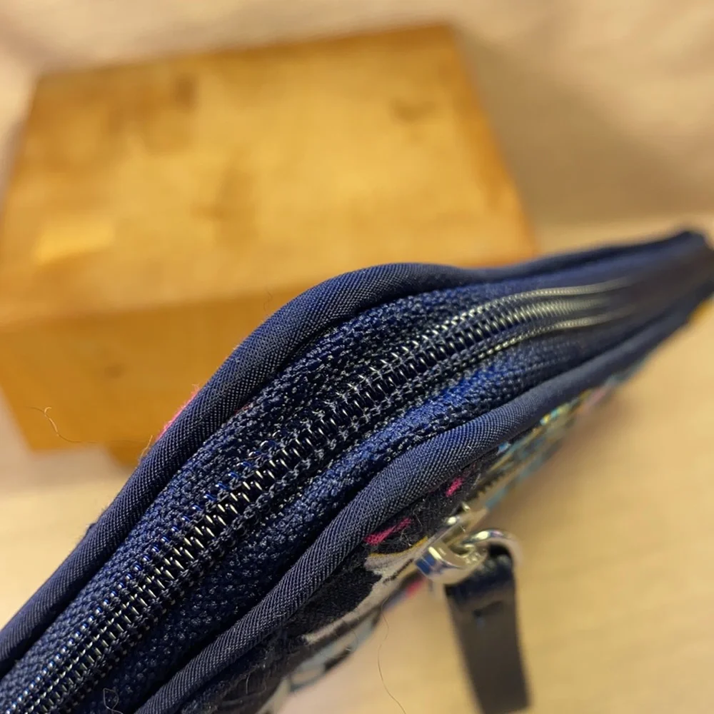 NWOT Vera Bradley wallet w/wrist leash - Picture 8 of 16